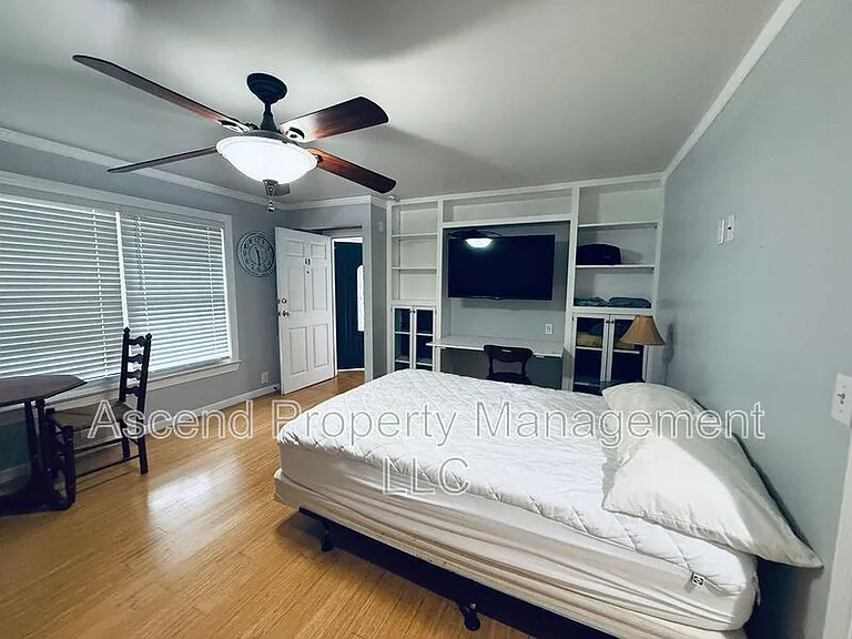 49 Shirley Dr — Photo 1