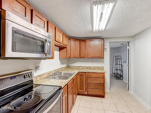 4th image of 5205 KYLAN Drive N