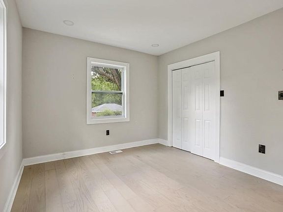 5th image of 1626 Kenmore St SW