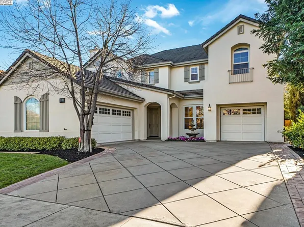 998 W Lagoon Rd, Pleasanton, CA 94566