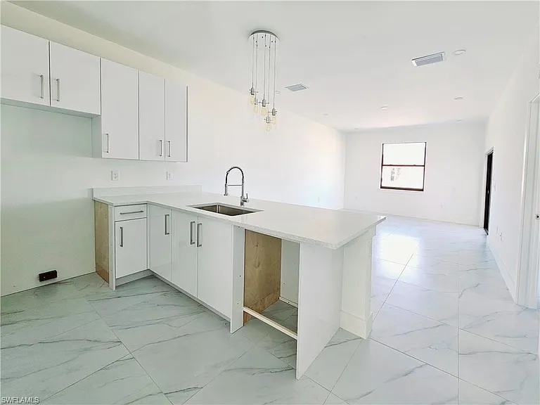 1100 Homer Ave S — Photo 9