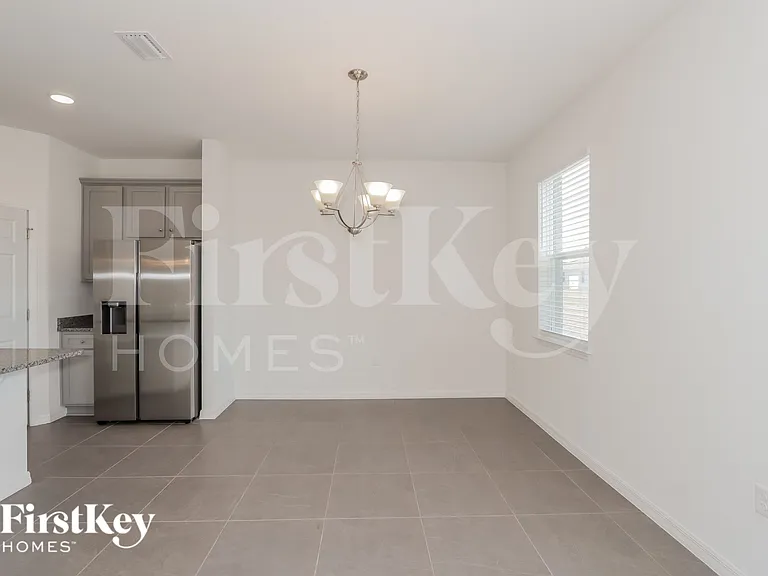 303 Corbel Ln — Photo 4