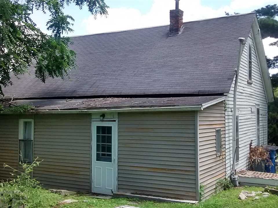 2nd image of 1617 East St
