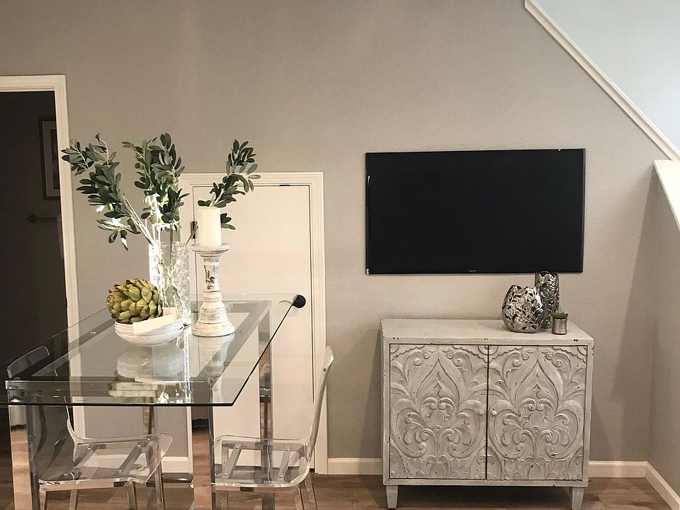 Open dining and living area (sample photo unit 2-5, some units are a mirror image)