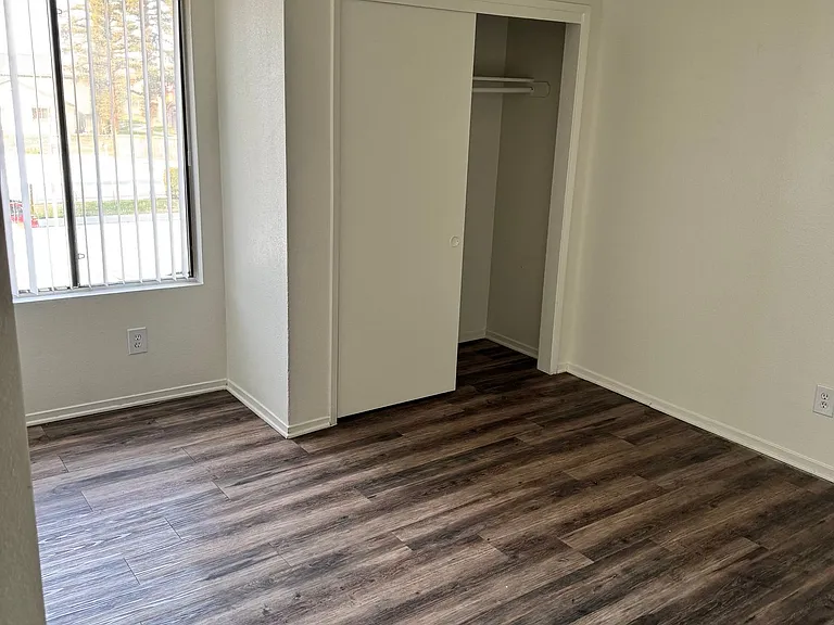 Coventry Place Apartments — Photo 9