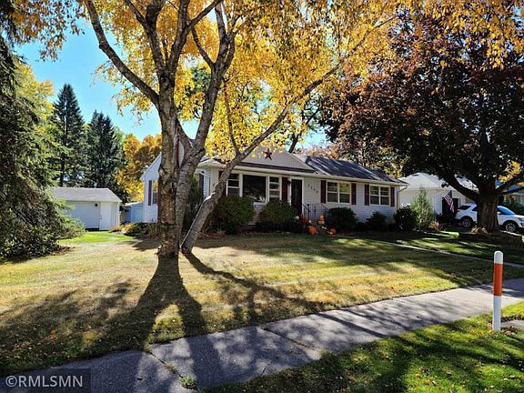 2nd image of 2494 Holloway Ave E