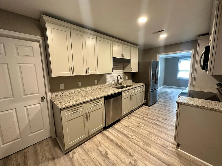 2461 W Clemmonsville Rd #B — Photo 8