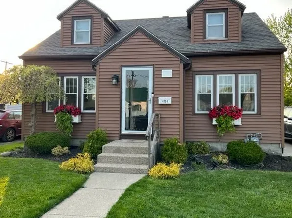 4724 Morgan Pkwy, Hamburg, NY 14075