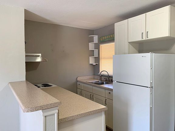 5th image of 1701 College Ave #A