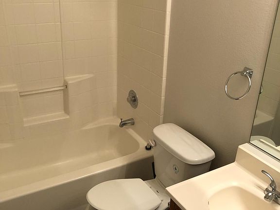 5th image of 9449 1/2 Park St