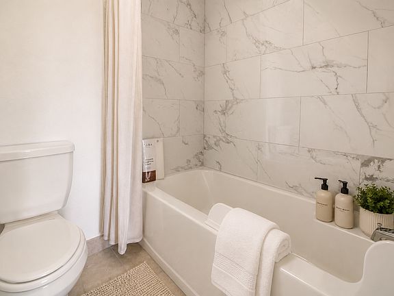 4th image of 7116 Milwood Ave #2