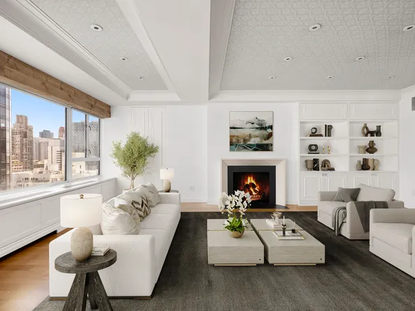 200 East 66th Street image 1 of 18