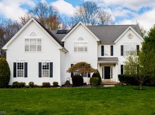 19 Valley Wood Dr, Somerset, NJ 08873