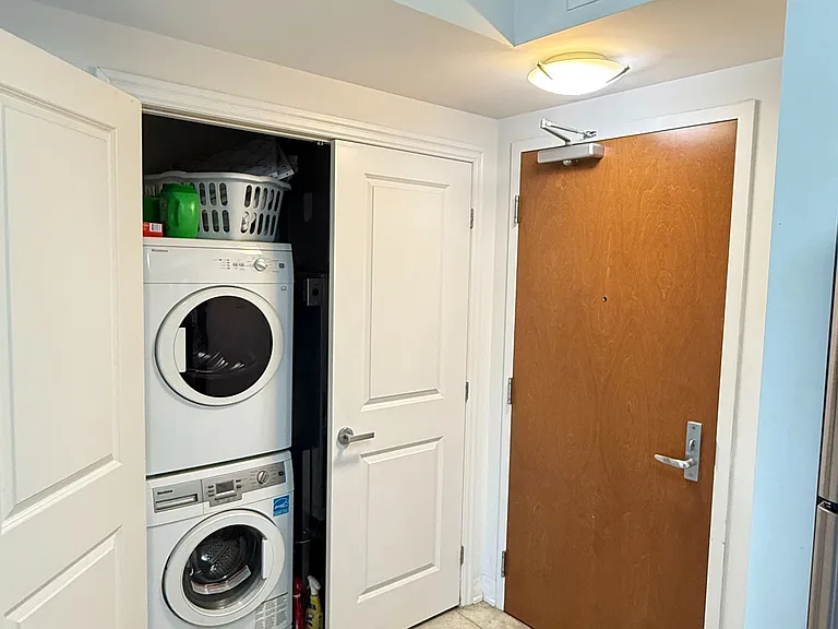 242 Rideau St #1202 — Photo 8