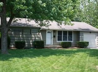 7428 Maple Ln, Overland Park, KS 66204
