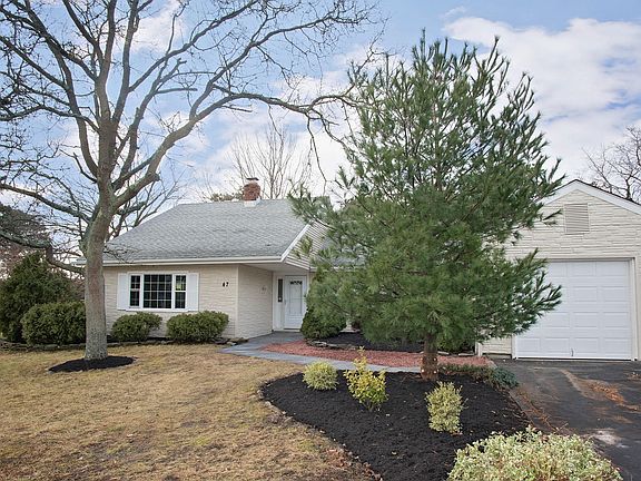 2nd image of 47 Georgetown Blvd