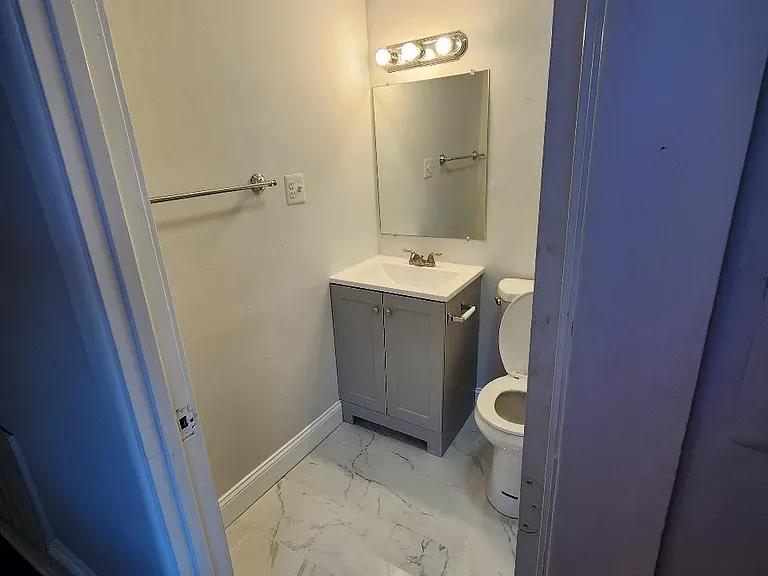 517 Cathedral St #5 — Photo 4