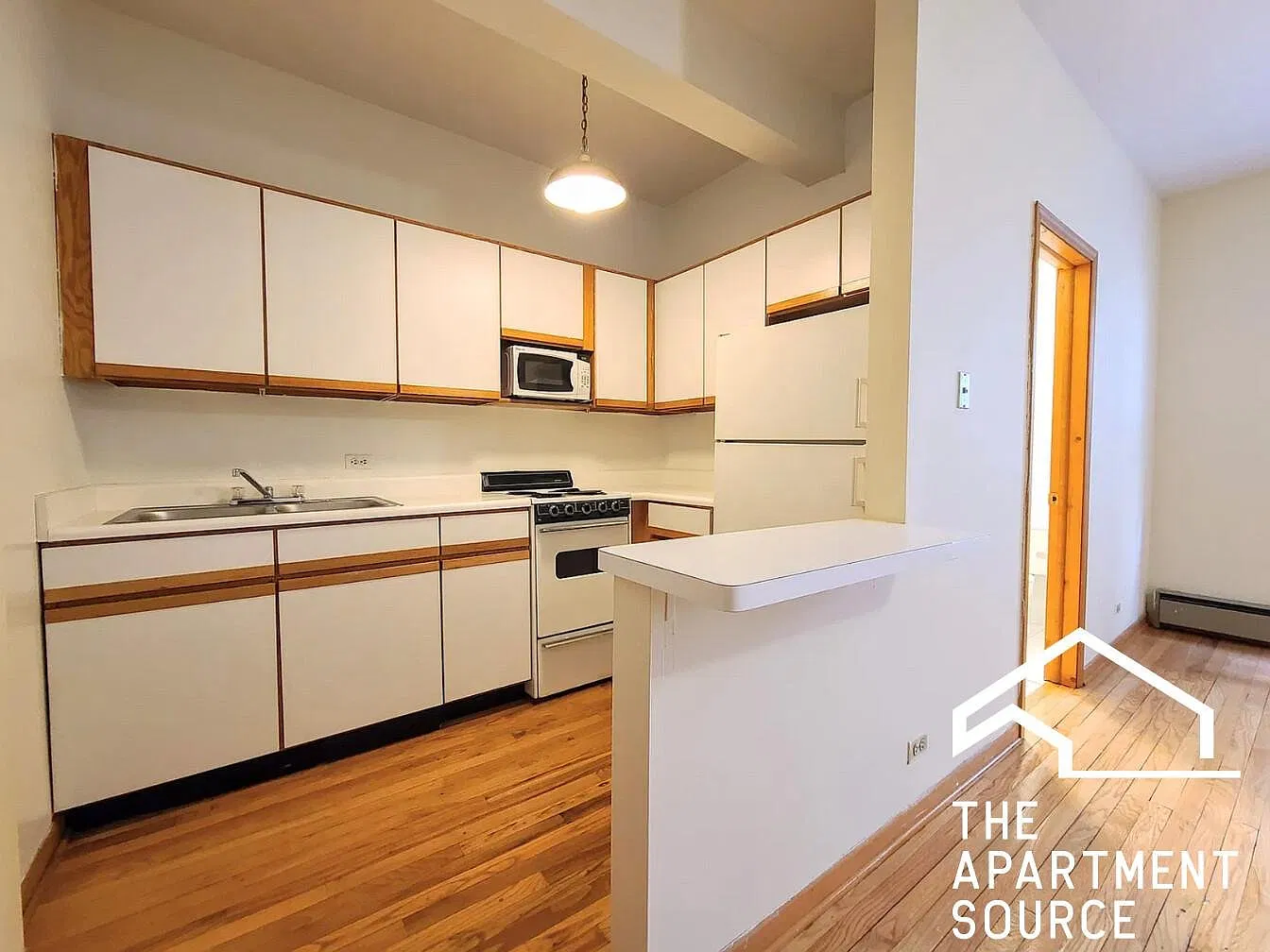 Modern Studio Condo at 631 W Barry, Chicago - $1475/month, Available Oct 2026 — Photo 2