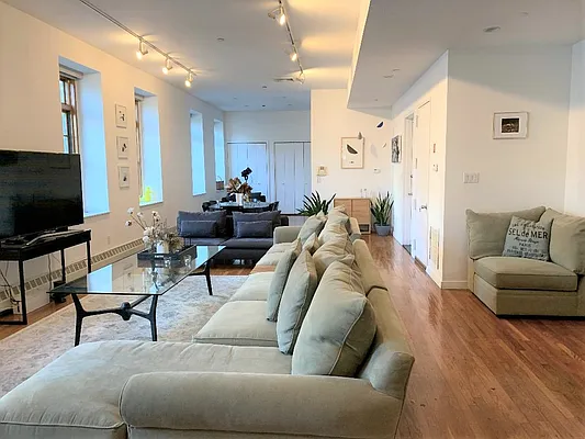 Rented by Big Apple NYC | media 34