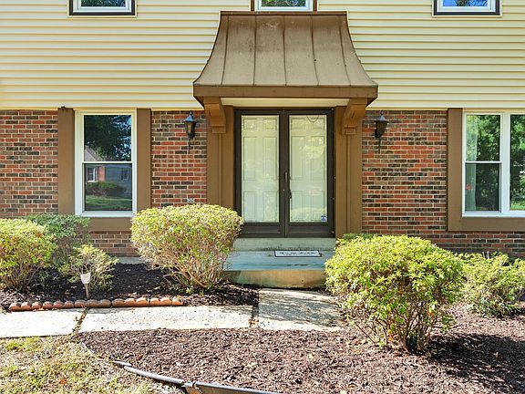 3rd image of 12140 Royalwood Ct