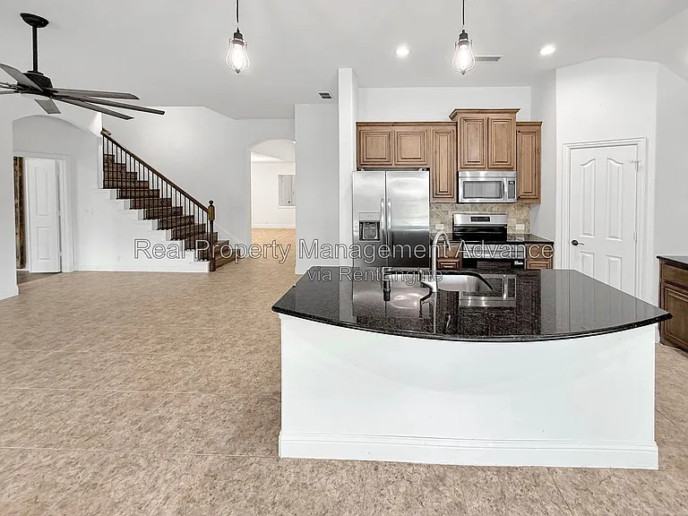 235 Burnett Dr — Photo 8