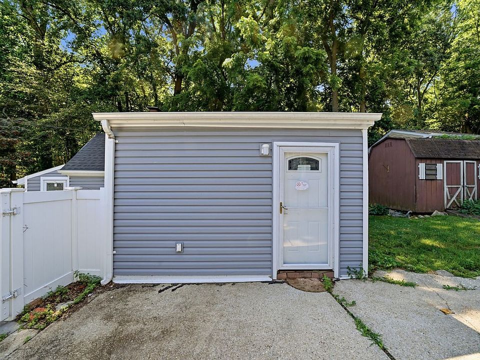 1st image of 143 Walnut Rd #B