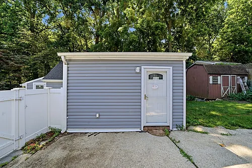 143 Walnut Rd #B Photo 1 143 Walnut Rd #B Photo 1