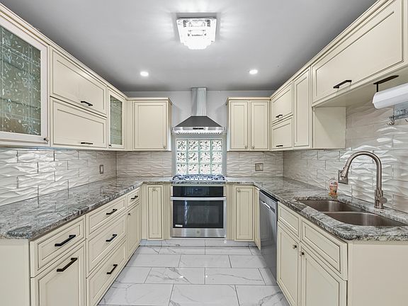 4th image of 40 Olney Ave