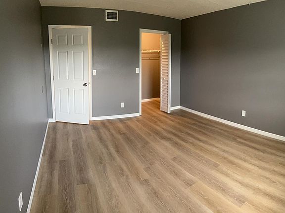 5th image of 2828 Somerset Park Dr APT 203