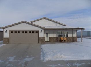1195 E Monroe St, Powell, WY 82435