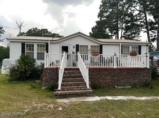 416 Sand Ridge Rd, Hubert, NC 28539