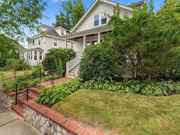 4th image of 42 Brucewood St