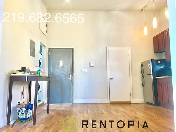 3rd image of 161 Maujer St #4G