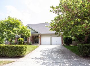 8209 Castle Ridge Ln, Indianapolis, IN 46256