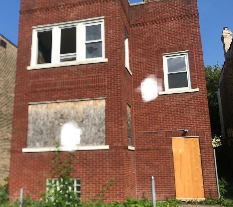 1st image of 221 N Laporte Ave