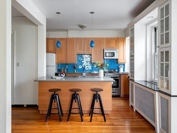 3 Arlington St APT 25, Cambridge, MA 02140