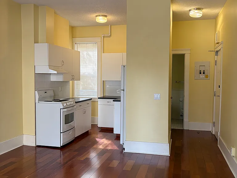 1411 Centre St SW #22 — Photo 8