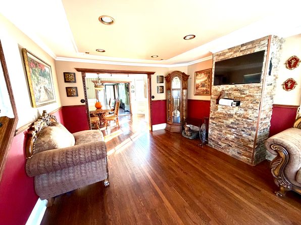 6172 Amboy Rd FLOOR 1