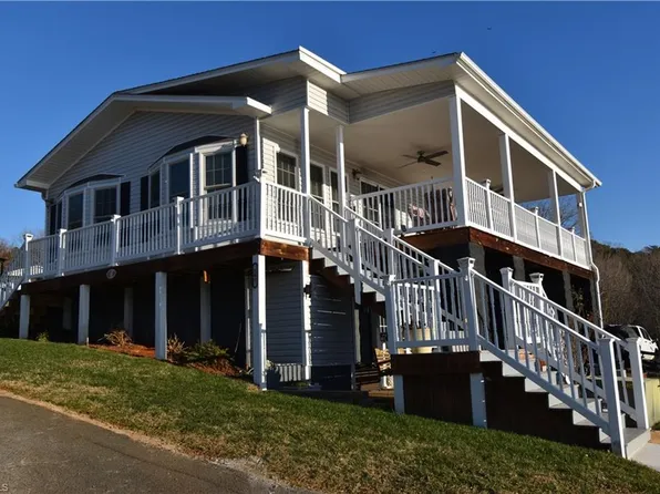 107 Dare Ln, New London, NC 28127