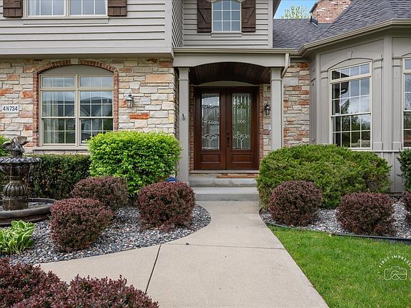 3rd image of 4N734 Blue Lake Cir E