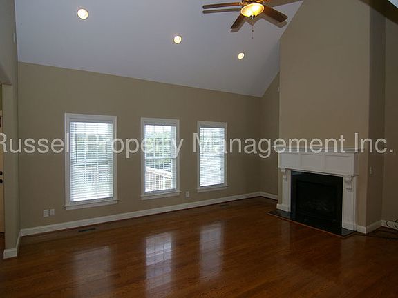 3rd image of 3305 Taberna Dr