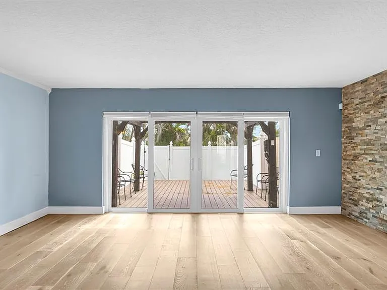 7 Emerald Ct — Photo 4