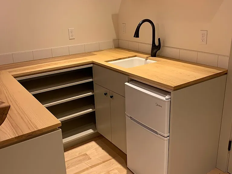 Studio kitchenette