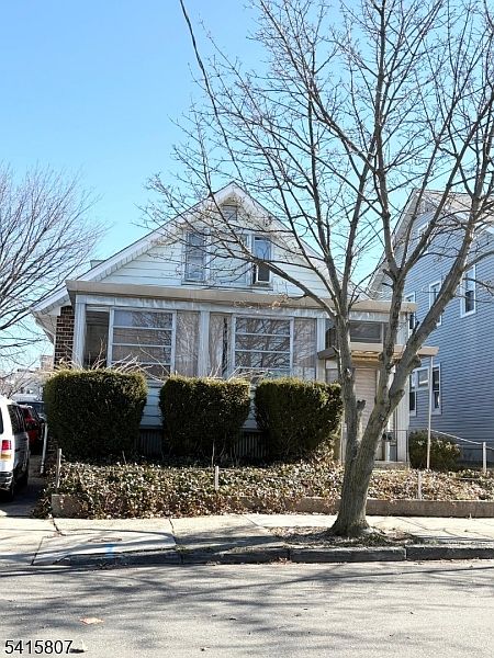 1st image of 606 Hagel Ave