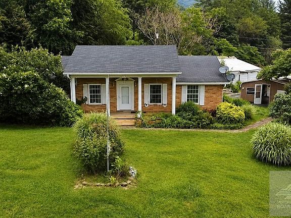 3rd image of 92 Fawn Ln