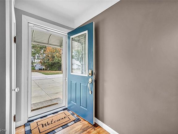 5th image of 36842 Saint Clair St