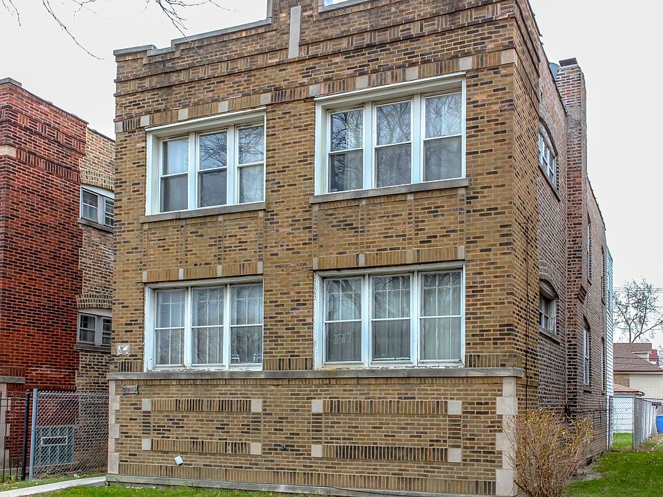 2nd image of 2233 W Marquette Rd