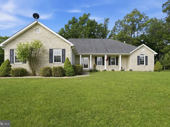 109 Christo Rey Dr, Clear Brook, VA 22624