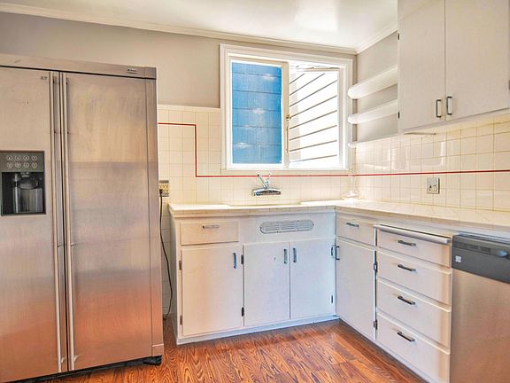 5th image of 970 Baker St #2