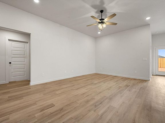 2nd image of 2412 Aberdeen Ave